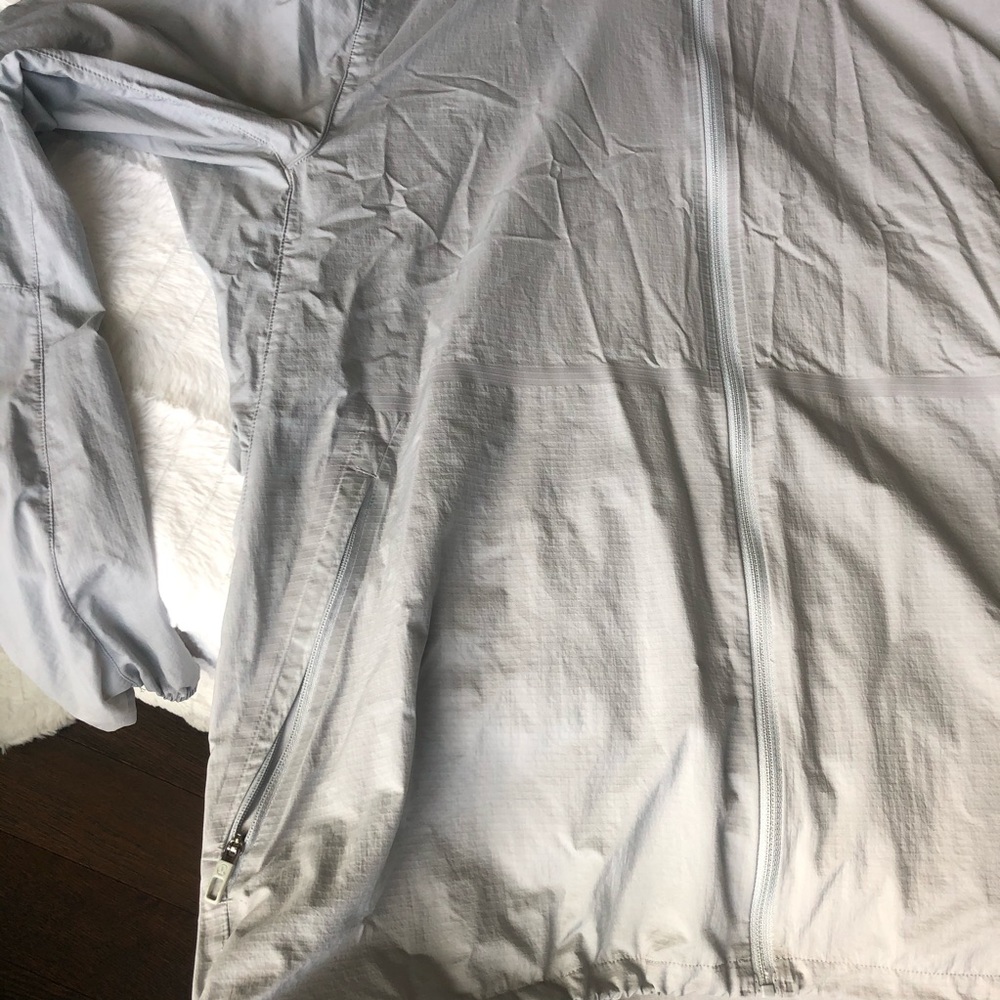 Lululemon Shell/Rain Jacket - Picture 4 of 4